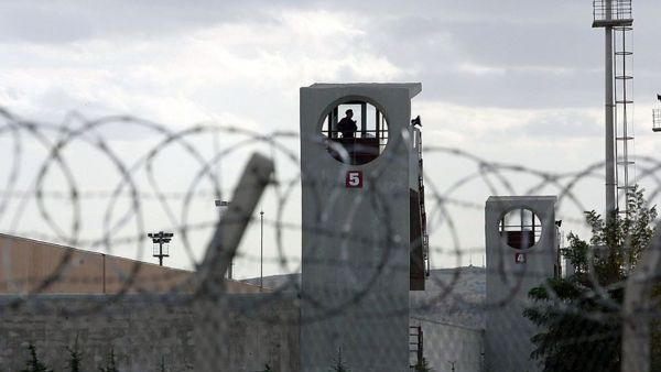Hükümlülerin korona izni uzatıldı