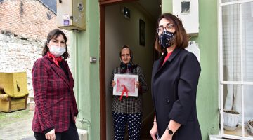 Gönül Elleri Çarşısı, 18 Mart Çanakkale Zaferi Nedeniyle Şehit Ailelerine Türk Bayrağı Dağıttı