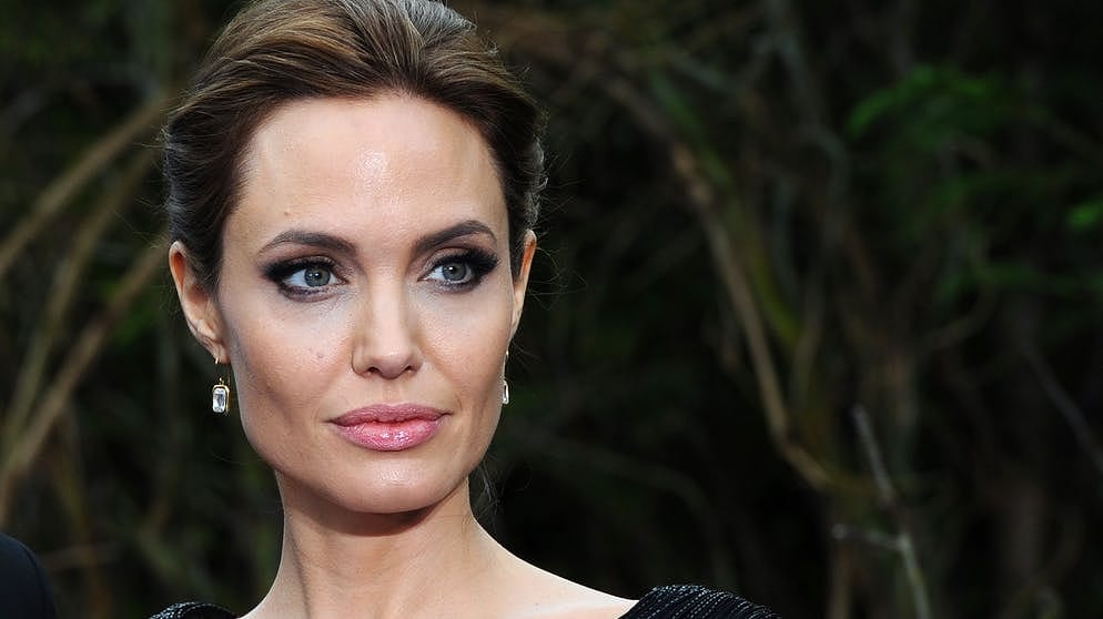 Angelina Jolie Elif Şafak’la İstanbul sözleşmesi hakkında konuştu