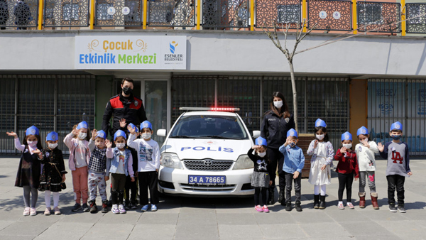 Polislerden çocuklara güvenlik eğitimi