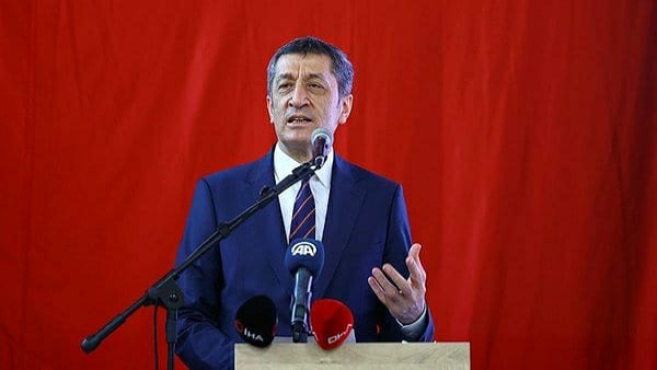 Milli Eğitim Bakanı Ziya Selçuk uzaktan eğitimle ilgili açıklamalarda bulundu