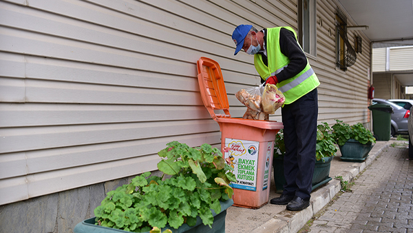 Tuzla’da Bayat Ekmekler Gıda Kolisine Dönüşüyor