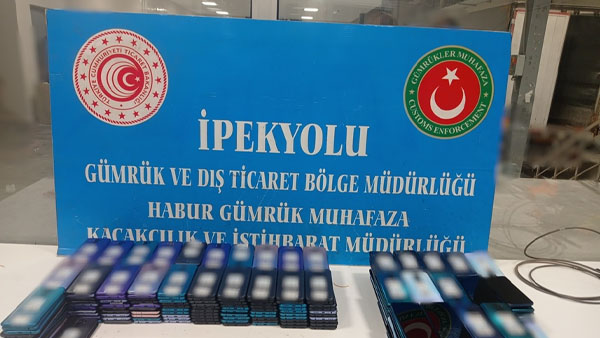 Gümrük muhafaza ekipleri 5 Kilo Eroin ile  cep telefonu ele geçirildi