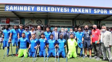 Vali Yerlikaya, Şahinbey Belediyespor’u tebrik etti