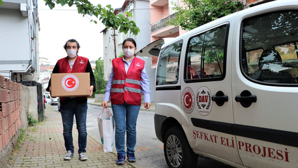 Sultanbeyli’de yaşlılara gıda ve hijyen desteği