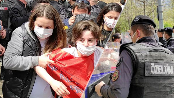 212 kişi gözaltına alındı