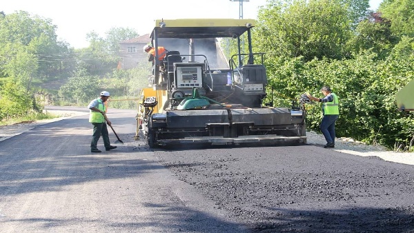 Ünye ve Perşembe ilçelerinde yollar yenileniyor