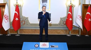 Yerlikaya, Türkiye İhracatçılar Meclisi ve İhracatçı Birliklere plaket takdim etti