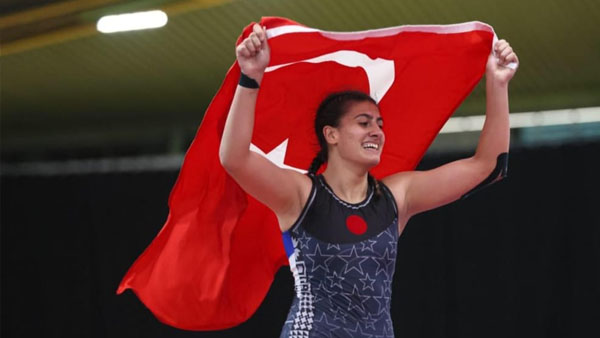 Avrupa’da Melisa Sarıtaç rüzgarı!