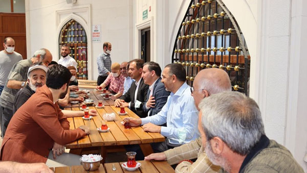 Başkan Tombaş, cemaatle bir araya geldi