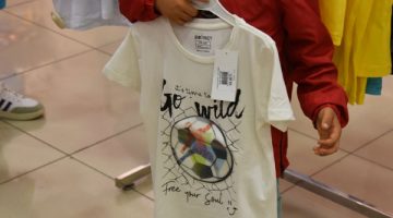 1050 yetim ve öksüz çocuğa bayramlık hediye