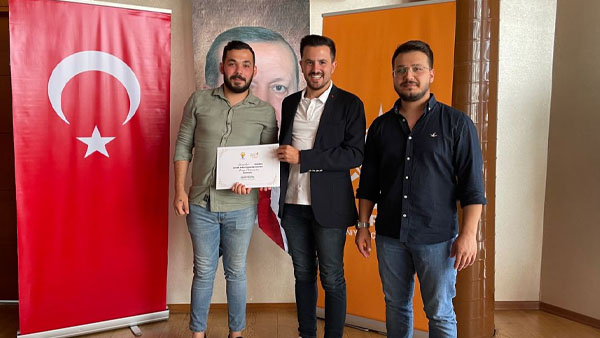 Ak Parti Ümraniye Esenevler Mahalle Başkanı Eray Karaman oldu
