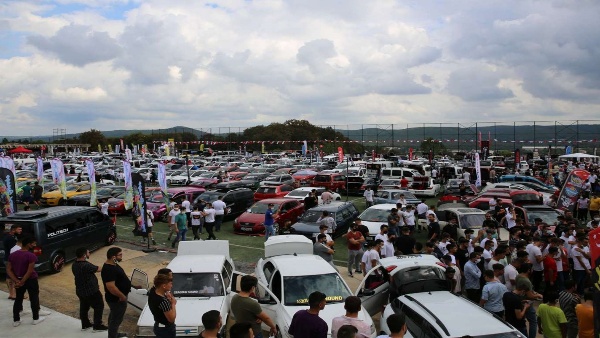 Modifiye araç tutkunları Car Fest 2021’de buluştu