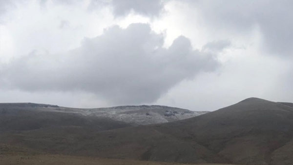 Erzurum’da yağan dolu beyaza zirveye bürüdü
