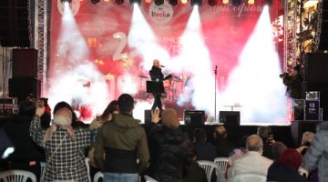 Ümraniye’de Şarkılar Hep Bir Ağızdan Söylendi