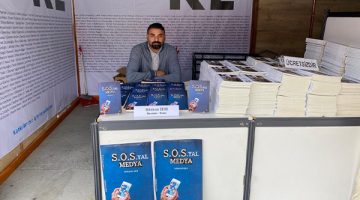 GAZETECİ GÖKHAN İZGİ’NİN “S.O.S YAL MEDYA” KİTABI OKURLARIYLA BULUŞTU!