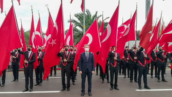 Vatan Caddesi’nde coşkulu bir kutlama yapıldı