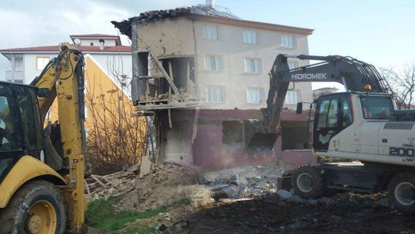 Uyuşturucu yuvasına balyoz darbesi