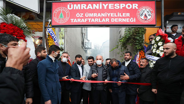 Öz Ümraniyeliler Taraftar Derneği’nin Açılışı Yoğun İlgi Gördü