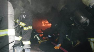 İtfaiye erlerinin eğitimi aksiyon sahnelerini aratmadı!