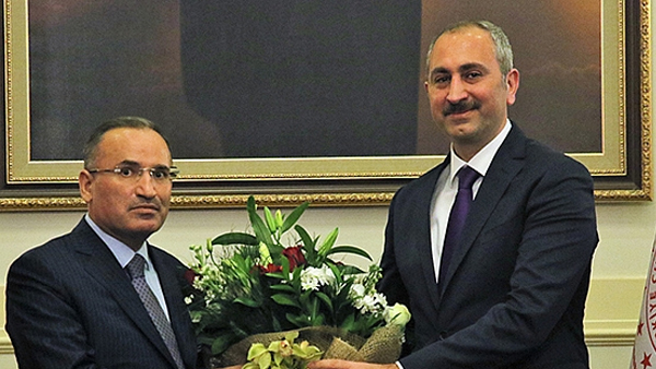 Adalet Bakanlığı’nda devir teslim töreni yapıldı