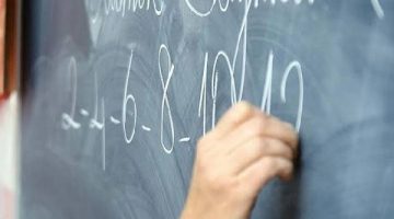 Ücretli Öğretmenlerden Kadro ve Zam Talebi!