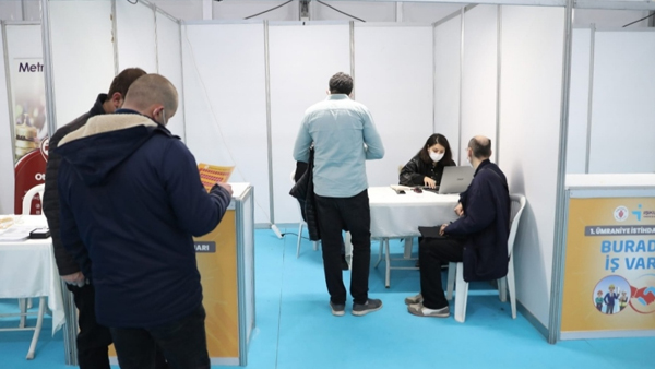 Ümraniye’de ilk istihdam fuarı yoğun ilgiyle gerçekleşti