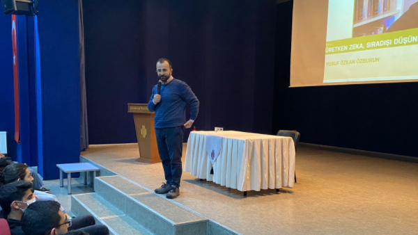 Yazar Yusuf Özkan Özburun Ümraniyeli Gençlerle Buluştu
