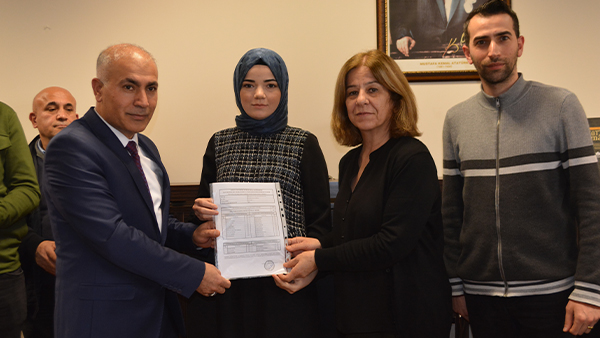 Türkay Demir Başkanlık Mazbatasını Teslim Aldı