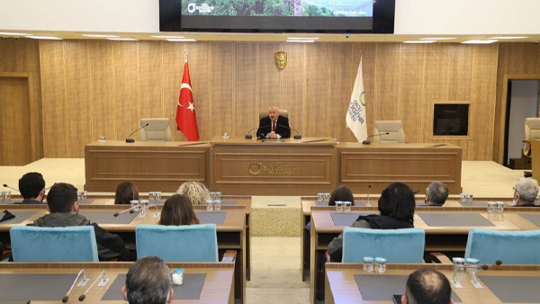 Emekliye ayrıl Coşkun Alp, personele veda etti