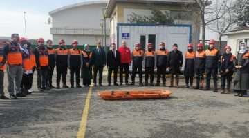 Sultanbeyli’de Öğrenciler Deprem Gerçeğini Tatbikatla Öğrendi