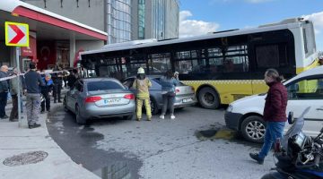 Sürücüsü kalp krizi geçiren otobüs İETT kaza yaptı!