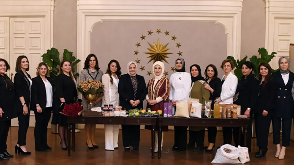 Emine Erdoğan kadın girişimcilerle orucunu açtı