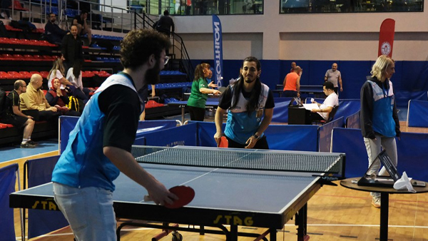 Masa tenisi tutkunları Maltepe’de kıyasıya yarıştı