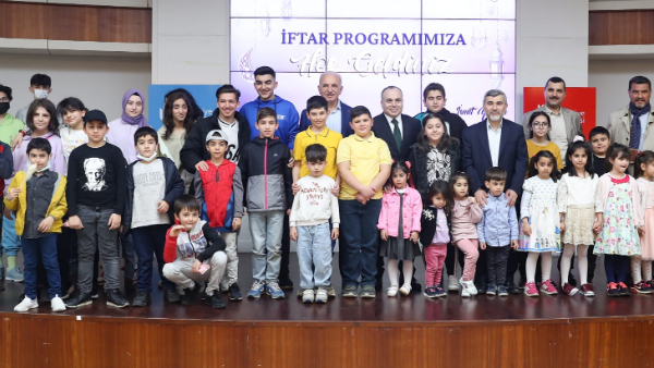 İftar sofrası bu kez yetim çocuklar için kuruldu