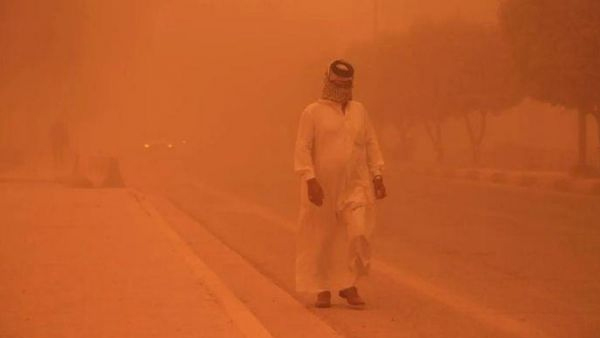 Kum fırtınası nedeniyle 2 bin kişi hastanelik oldu!