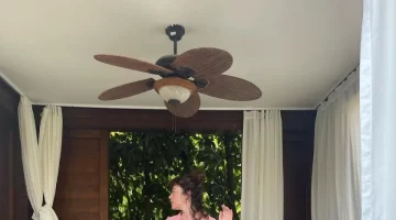 Demet Evgar’ın bornozlu paylaşım!