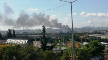 Sultanbeyli’de Siyah Dumanlar Gökyüzünü Kapladı!