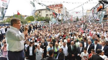 Sultanbeyli’de, Ahmet Davutoğlu’na Yoğun İlgi