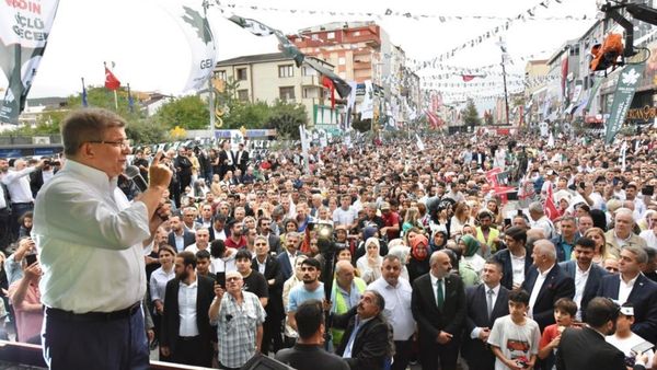 Sultanbeyli’de, Ahmet Davutoğlu’na Yoğun İlgi