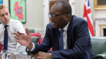 Bakan Kwasi Kwarteng Görevden Alındı