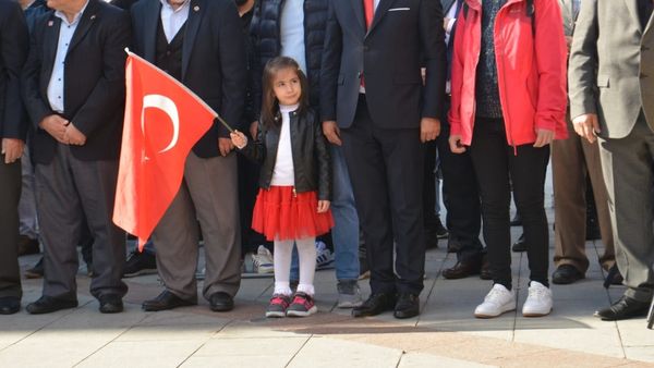 Sultanbeyli’de 29 Ekim Dolayısıyla Çelenk Sunma Töreni Düzenlendi