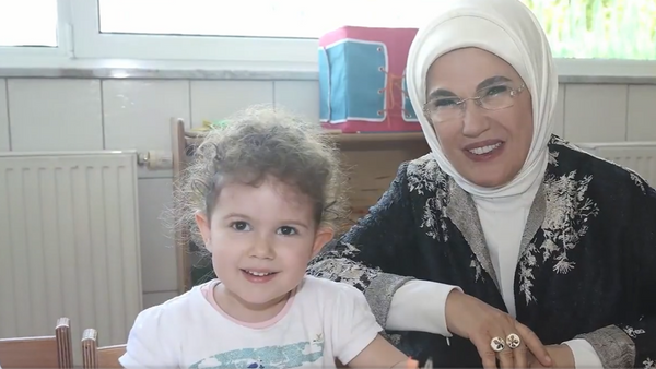 Emine Erdoğan’dan Dünya Kız Çocukları Paylaşımı