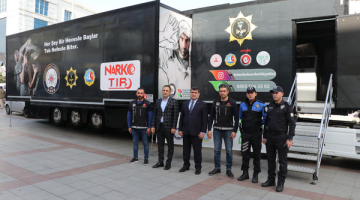 Narko TIR İle Sultanbeyli’de Uyuşturucuyla Mücadele Ediyor!