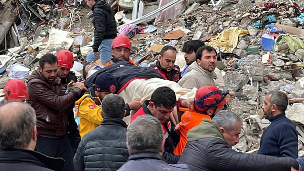 Depremin büyüklüğü 7,7 olarak revize edildi!