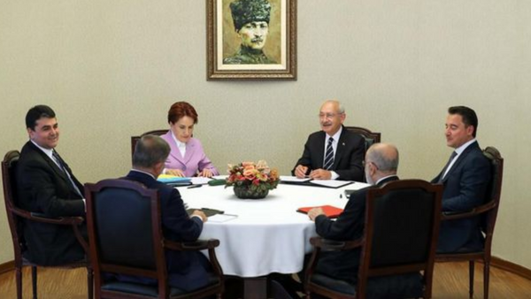 Meral Akşener Altılı Masadan Kalkacak Mı?