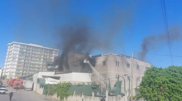 Sancaktepe’de mobilya fabrikasında yangın