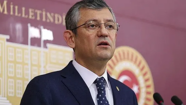 CHP’nin Yeni Genel Başkanı Özgür Özel Kimdir?