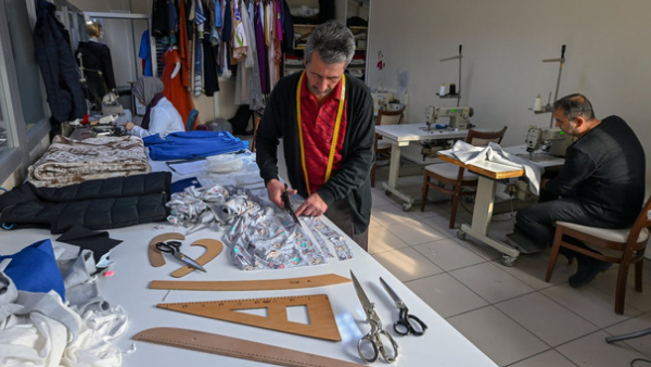 Olgunlaşma Enstitüleri İle Halk Eğitim Merkezleri Gazze’deki  Çocuklar İçin Giysi Ve Battaniye Üretiyor