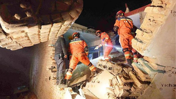 Çin’in Gansu Eyaletinde Deprem!